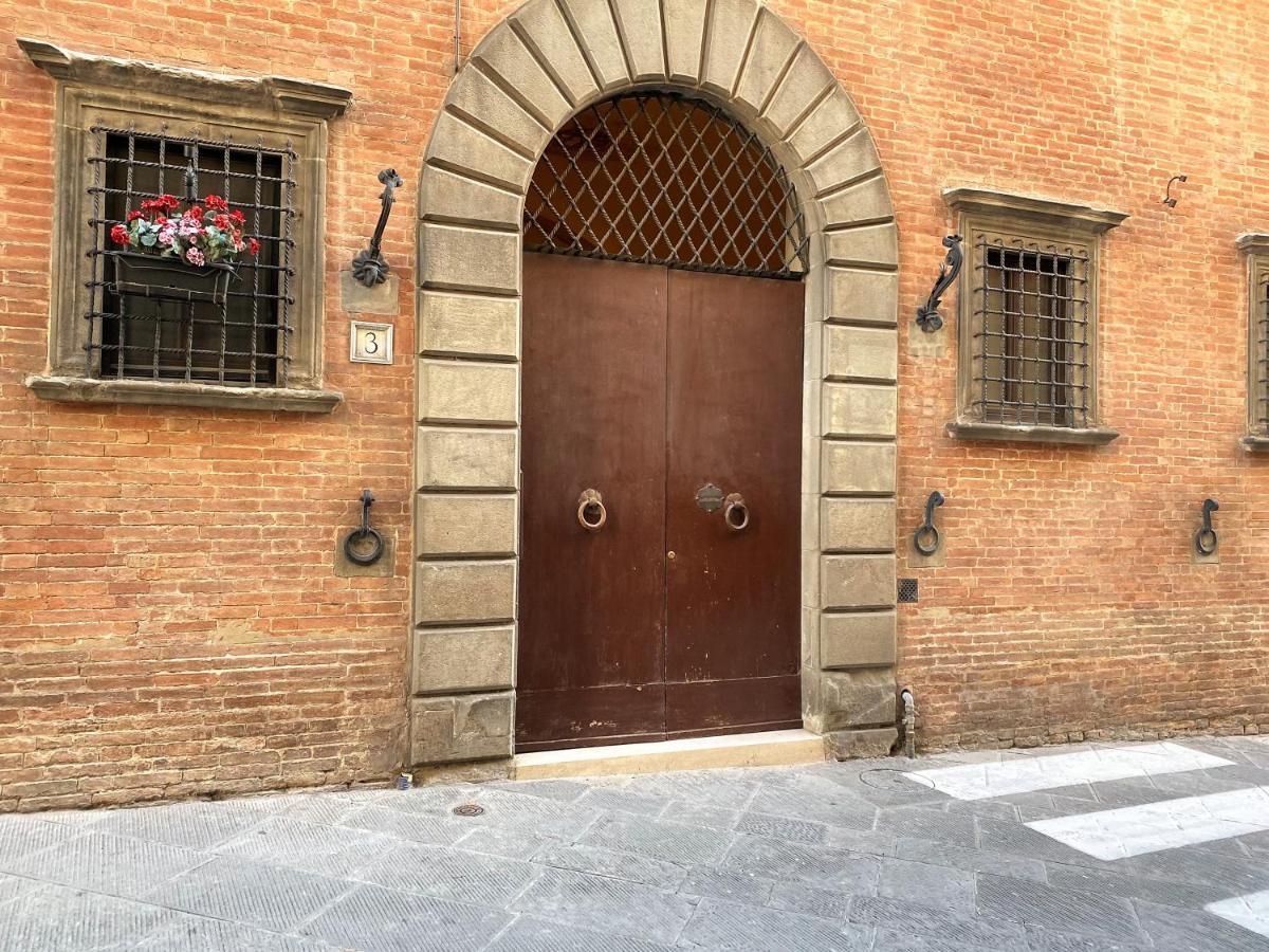 Violante House-Appartamento In Centro Storico Sienne Extérieur photo